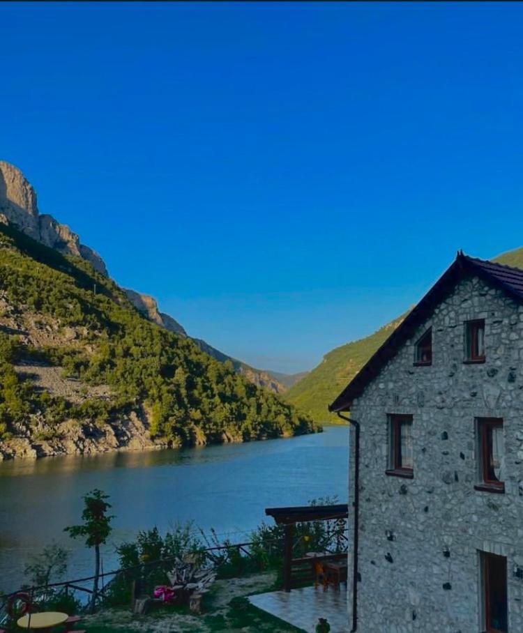 Hotel Aprripe Guri Firza Exterior foto