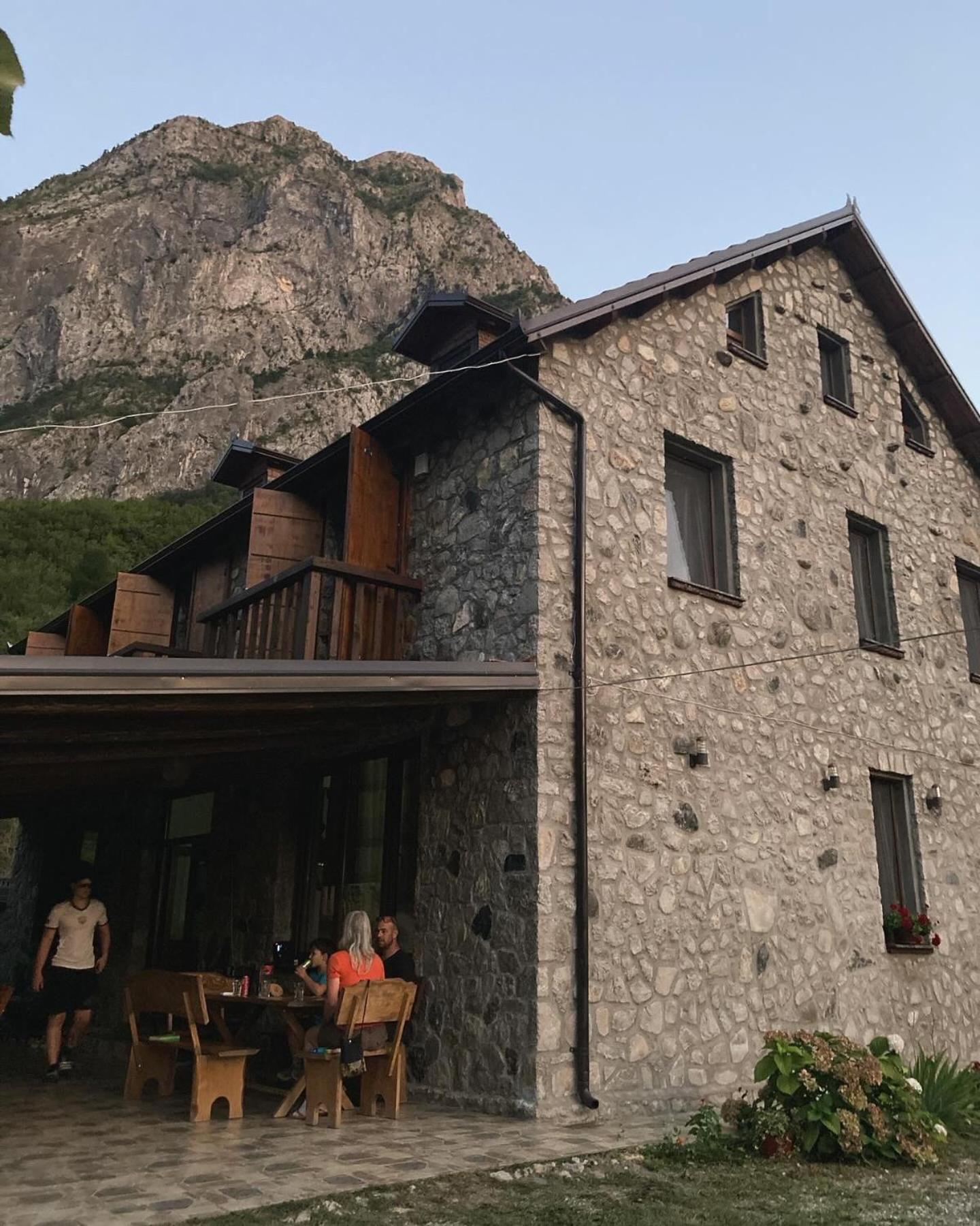 Hotel Aprripe Guri Firza Exterior foto